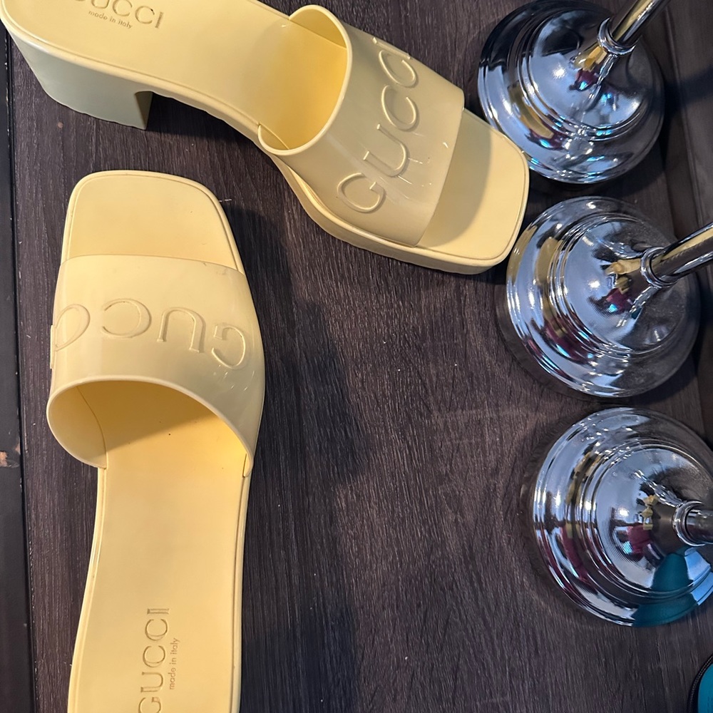 Authentic Gucci Sandals . - image 7